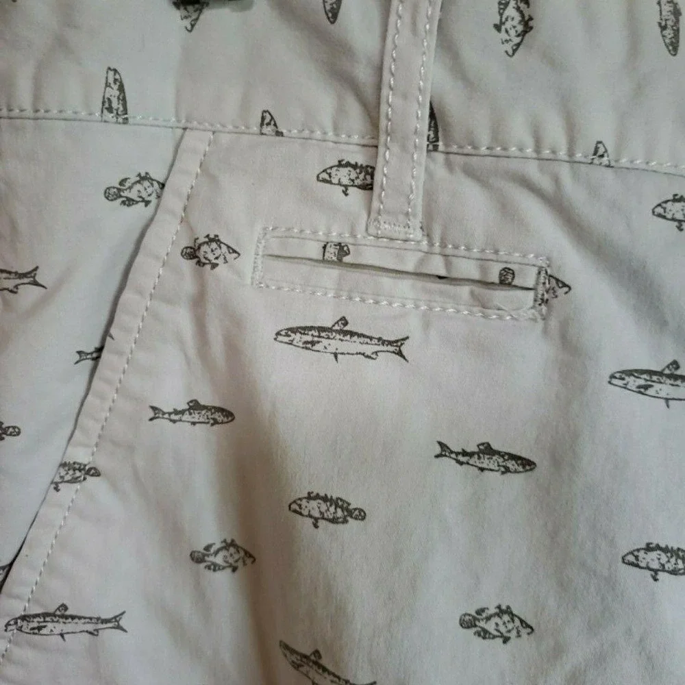 Rebel Jeans Shorts‎ Mens 32 White Fish Print Chino 10 Inseam Nautical Casual